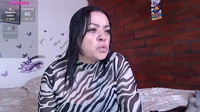 LIila28six online show from February 9, 2:48 pm