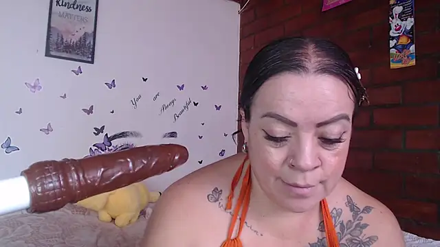 LIila28six online show from March 28, 2:40 pm