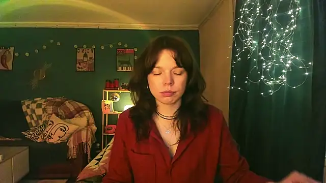 ClancyMorissey online show from April 13, 4:33 pm