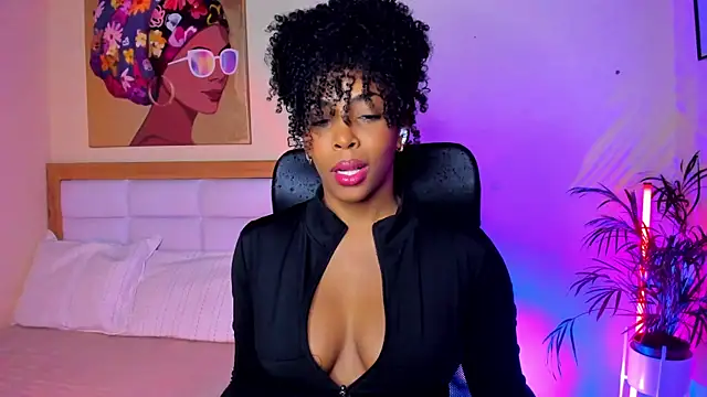 Snapshot of AitanaBrown_ chatting on April 26, 1:19 pm AitanaBrown online show from April 26, 1:19 pm