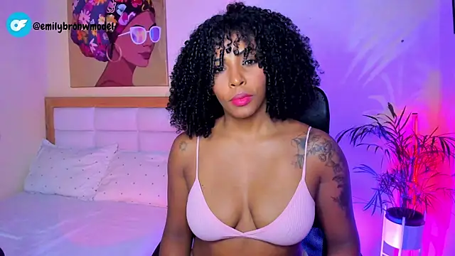 Snapshot of AitanaBrown_ chatting on May 24, 2:17 pm AitanaBrown online show from May 24, 2:17 pm