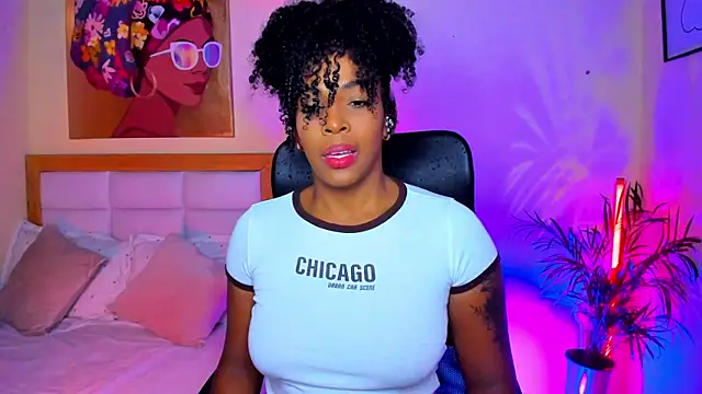 AitanaBrown  online show from April 4, 3:40 pm