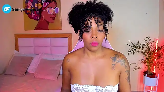 Snapshot of AitanaBrown_ chatting on June 24, 11:13 pm AitanaBrown online show from June 24, 11:13 pm