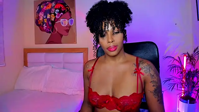 Snapshot of AitanaBrown_ chatting on April 21, 9:21 pm AitanaBrown online show from April 21, 9:21 pm