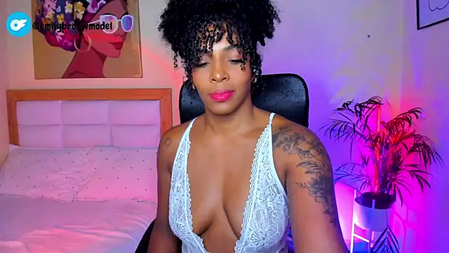 Snapshot of AitanaBrown_ chatting on May 14, 9:23 pm AitanaBrown online show from May 14, 9:23 pm