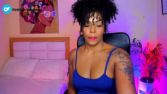 Snapshot of AitanaBrown_ chatting on May 15, 9:35 pm AitanaBrown online show from May 15, 9:35 pm