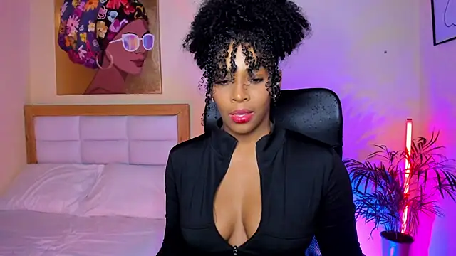 AitanaBrown  online show from April 17, 9:39 pm