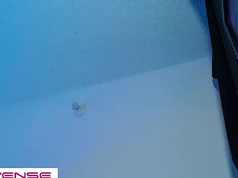 Leon Wild online show from April 8, 2:24 am