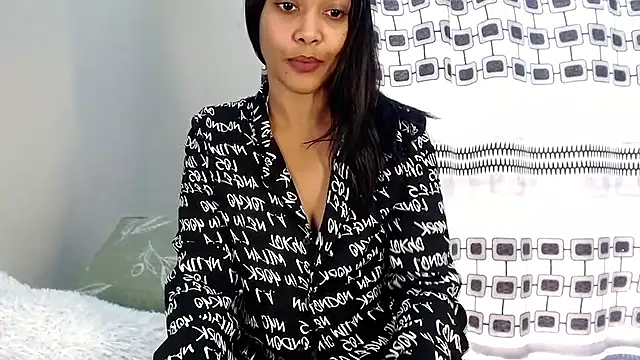  MoniqueLovay  online show from July 7, 11:14 am