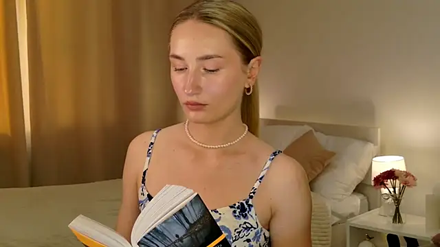 bella  rose online show from February 20, 1:13 pm