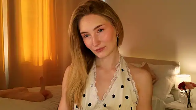 bella  rose online show from March 21, 9:25 am