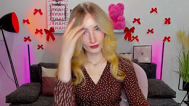 Snapshot of bella__rose chatting on February 18, 1:11 pm bella rose online show from February 18, 1:11 pm