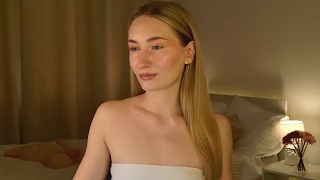 bella  rose online show from March 12, 10:30 am