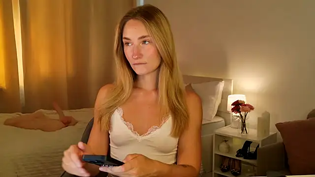 bella  rose online show from May 11, 12:06 pm