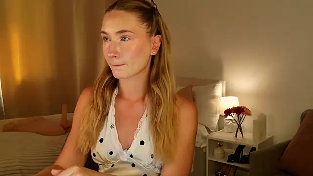 bella  rose online show from June 26, 11:49 am