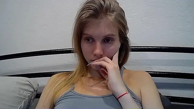 Snapshot of MaryMiton chatting on December 7, 3:14 pm MaryMiton online show from December 7, 3:14 pm