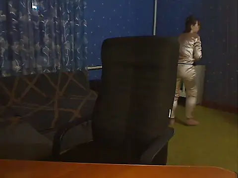 Snapshot of loveis007 chatting on December 4, 2:32 am loveis007 online show from December 4, 2:32 am