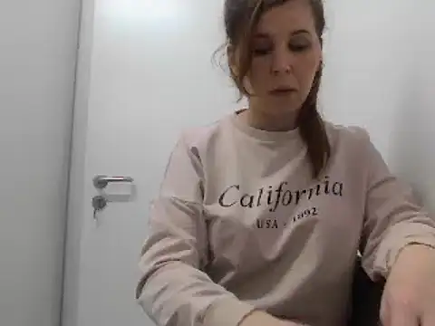 Snapshot of loveis007 chatting on February 26, 8:25 pm loveis007 online show from February 26, 8:25 pm