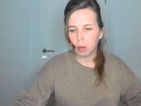 Snapshot of loveis007 chatting on March 18, 9:32 pm loveis007 online show from March 18, 9:32 pm