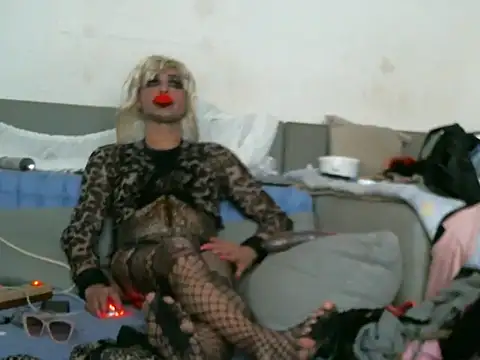 Kinkyslut07 online show from February 7, 7:16 am