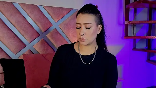  kelly hous36 online show from April 13, 12:31 pm