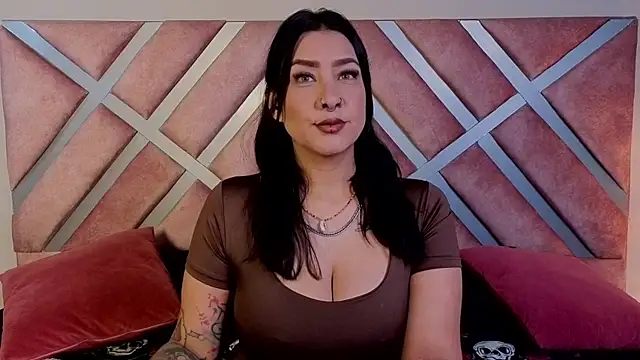  kelly hous36 online show from June 1, 1:00 pm