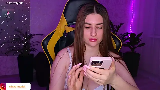 Snapshot of Elishka_ chatting on February 1, 6:29 pm Elishka online show from February 1, 6:29 pm