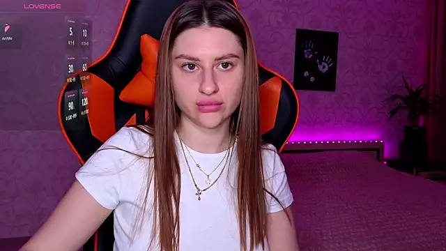 Elishka  online show from July 7, 9:29 pm