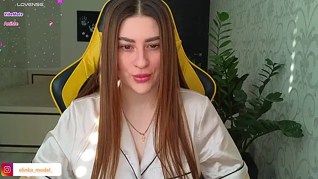 Snapshot of Elishka_ chatting on March 21, 5:54 am Elishka online show from March 21, 5:54 am