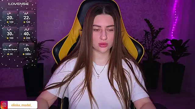 Snapshot of Elishka_ chatting on February 5, 5:09 am Elishka online show from February 5, 5:09 am