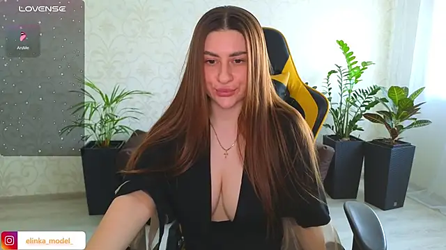 Snapshot of Elishka_ chatting on February 10, 8:53 am Elishka online show from February 10, 8:53 am