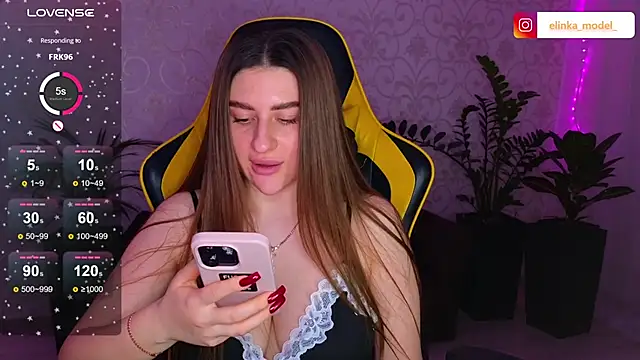 Snapshot of Elishka_ chatting on February 12, 10:04 pm Elishka online show from February 12, 10:04 pm