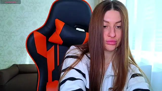 Snapshot of Elishka_ chatting on May 1, 5:45 am Elishka online show from May 1, 5:45 am