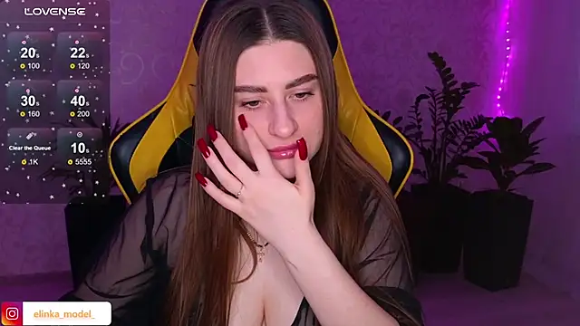 Snapshot of Elishka_ chatting on February 8, 6:01 am Elishka online show from February 8, 6:01 am