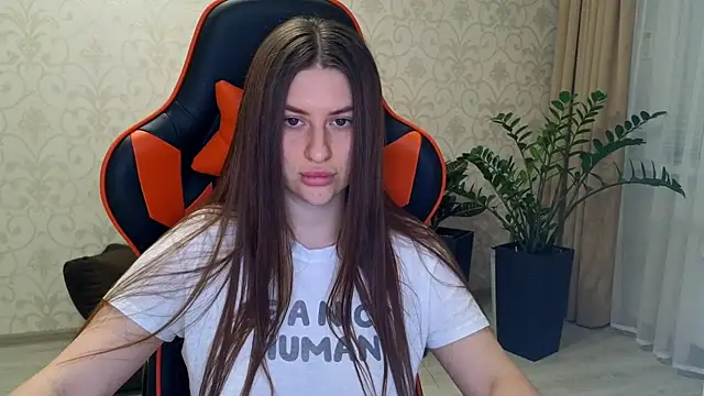 Elishka  online show from November 15, 10:25 pm