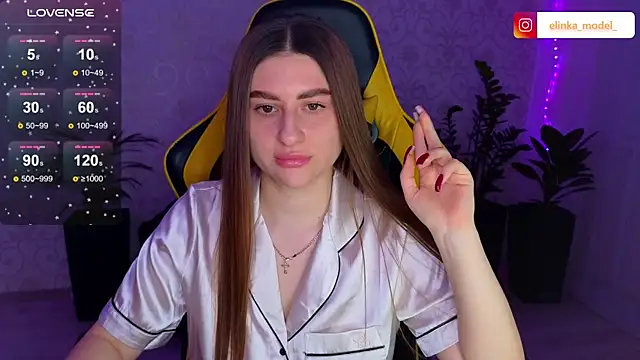 Snapshot of Elishka_ chatting on February 22, 6:08 pm Elishka online show from February 22, 6:08 pm