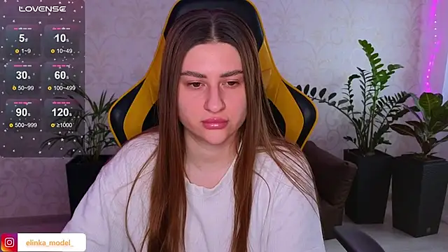 Snapshot of Elishka_ chatting on February 11, 6:51 am Elishka online show from February 11, 6:51 am