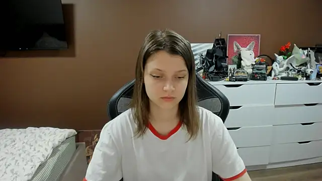 SoniNesti online show from June 9, 3:57 pm