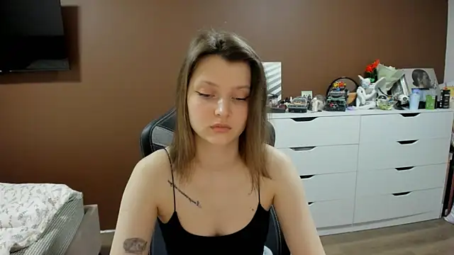 SoniNesti online show from April 4, 2:45 pm