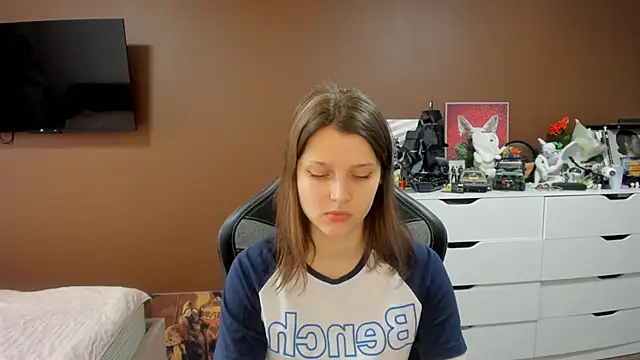 SoniNesti online show from June 4, 3:06 pm
