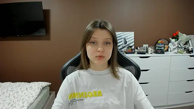 SoniNesti online show from April 18, 2:52 pm