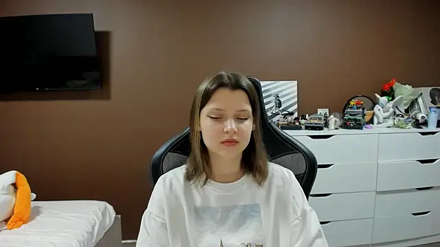 SoniNesti online show from March 25, 2:05 pm