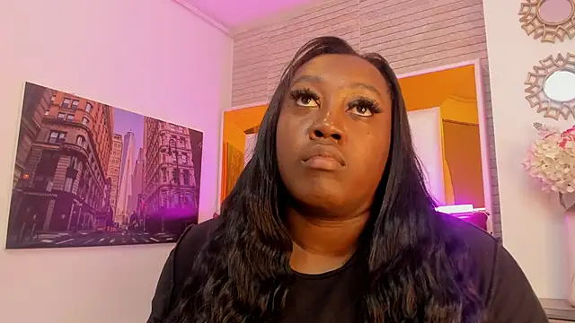 ShaniaBrownn online show from November 28, 7:47 pm