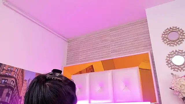 ShaniaBrownn online show from January 14, 7:50 pm