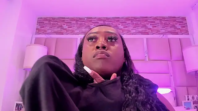 ShaniaBrownn online show from March 14, 7:42 pm