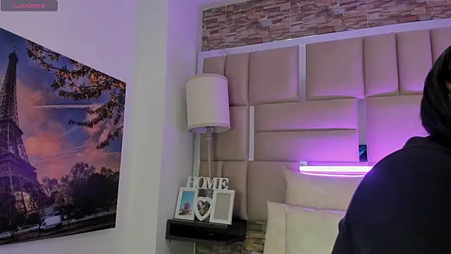 ShaniaBrownn online show from February 10, 7:46 pm