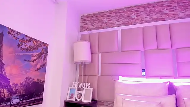 ShaniaBrownn online show from March 3, 7:43 pm