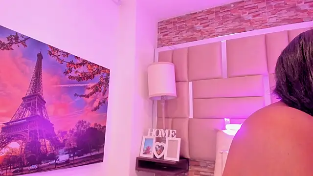 ShaniaBrownn online show from March 12, 7:51 pm