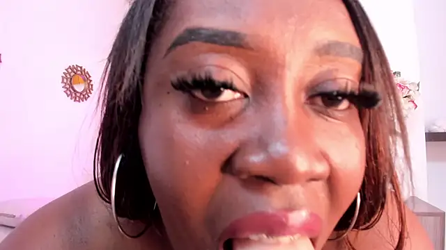 ShaniaBrownn online show from March 14, 11:00 pm