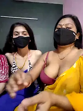 cutee  crazy online show from March 10, 2:10 pm